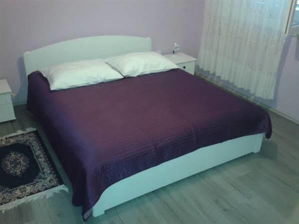 Affittacamere Kvestic 3*